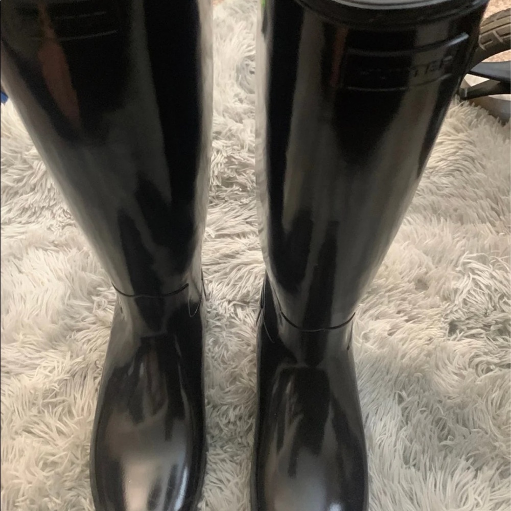 New black Hunter boots